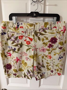 Lands' End Women’s botanical floral chino shorts 9 inch inseam Size 12 petite